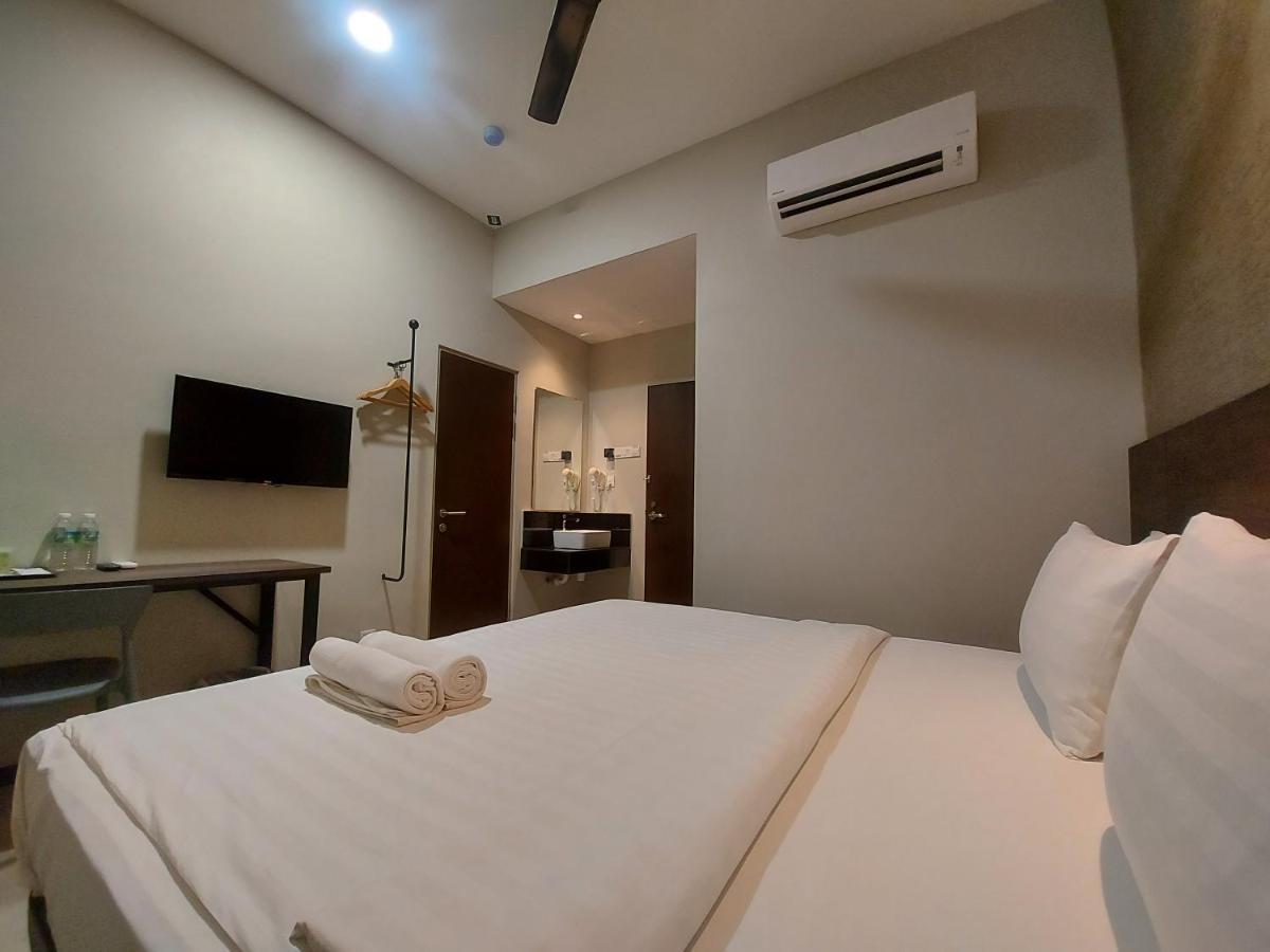Miico Hotel @ Mount Austin Τζόχορ Μπάχρου Εξωτερικό φωτογραφία