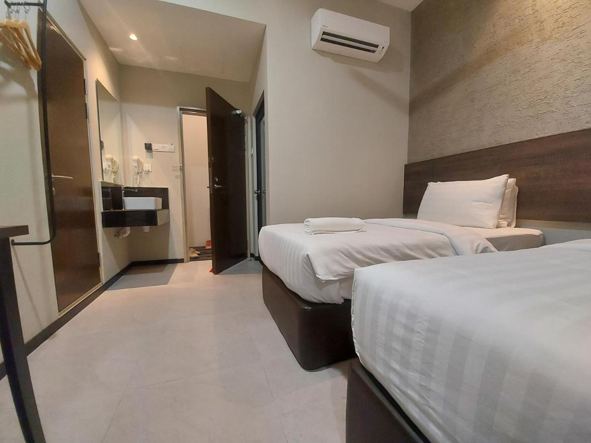 Miico Hotel @ Mount Austin Τζόχορ Μπάχρου Εξωτερικό φωτογραφία