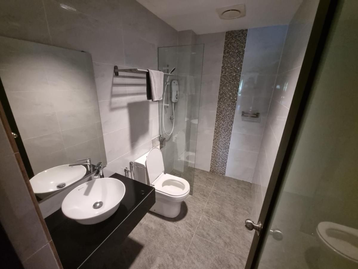 Miico Hotel @ Mount Austin Τζόχορ Μπάχρου Εξωτερικό φωτογραφία