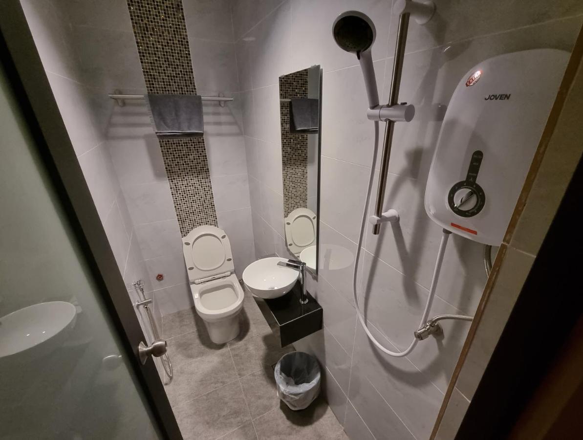 Miico Hotel @ Mount Austin Τζόχορ Μπάχρου Εξωτερικό φωτογραφία