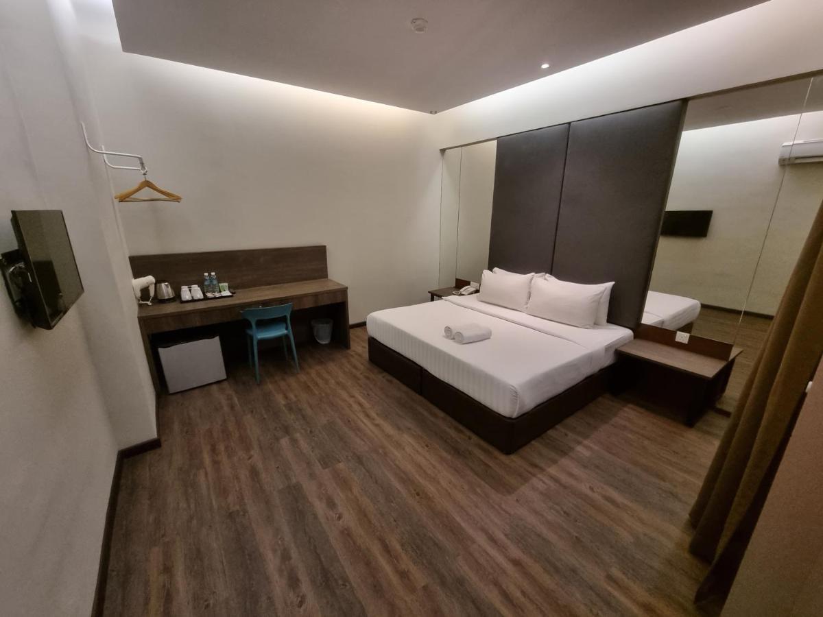 Miico Hotel @ Mount Austin Τζόχορ Μπάχρου Εξωτερικό φωτογραφία