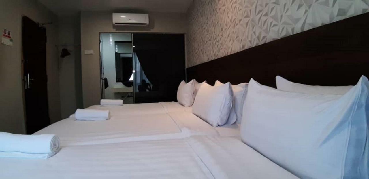 Miico Hotel @ Mount Austin Τζόχορ Μπάχρου Εξωτερικό φωτογραφία