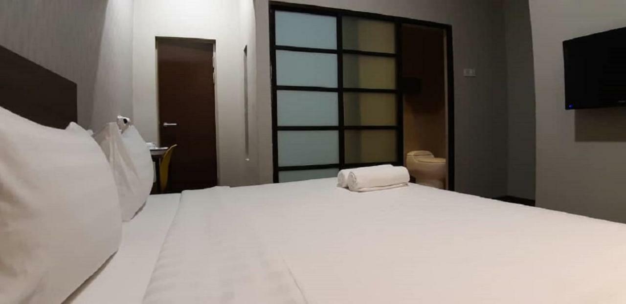 Miico Hotel @ Mount Austin Τζόχορ Μπάχρου Εξωτερικό φωτογραφία