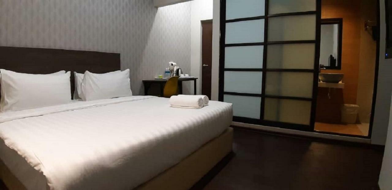 Miico Hotel @ Mount Austin Τζόχορ Μπάχρου Εξωτερικό φωτογραφία