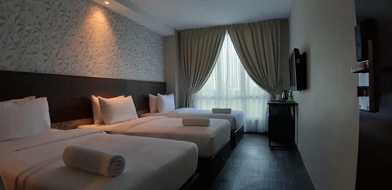 Miico Hotel @ Mount Austin Τζόχορ Μπάχρου Εξωτερικό φωτογραφία