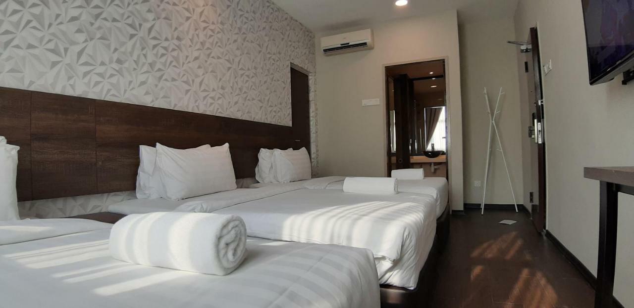 Miico Hotel @ Mount Austin Τζόχορ Μπάχρου Εξωτερικό φωτογραφία