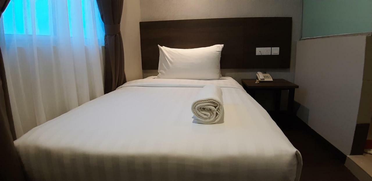 Miico Hotel @ Mount Austin Τζόχορ Μπάχρου Εξωτερικό φωτογραφία