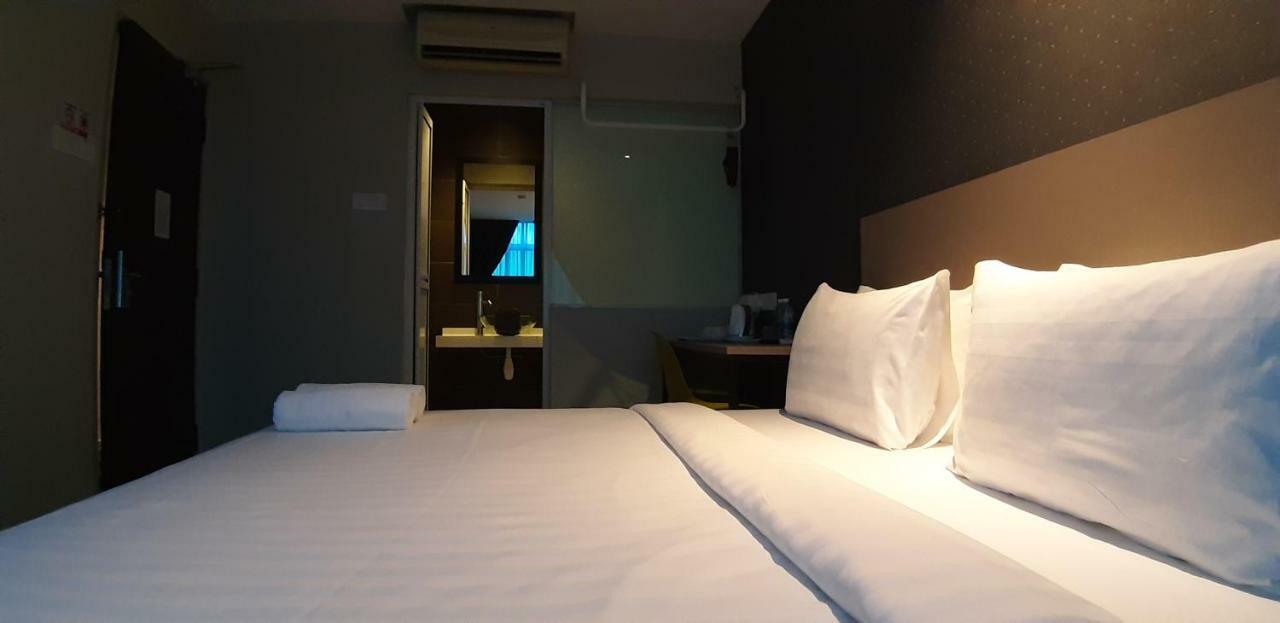 Miico Hotel @ Mount Austin Τζόχορ Μπάχρου Εξωτερικό φωτογραφία