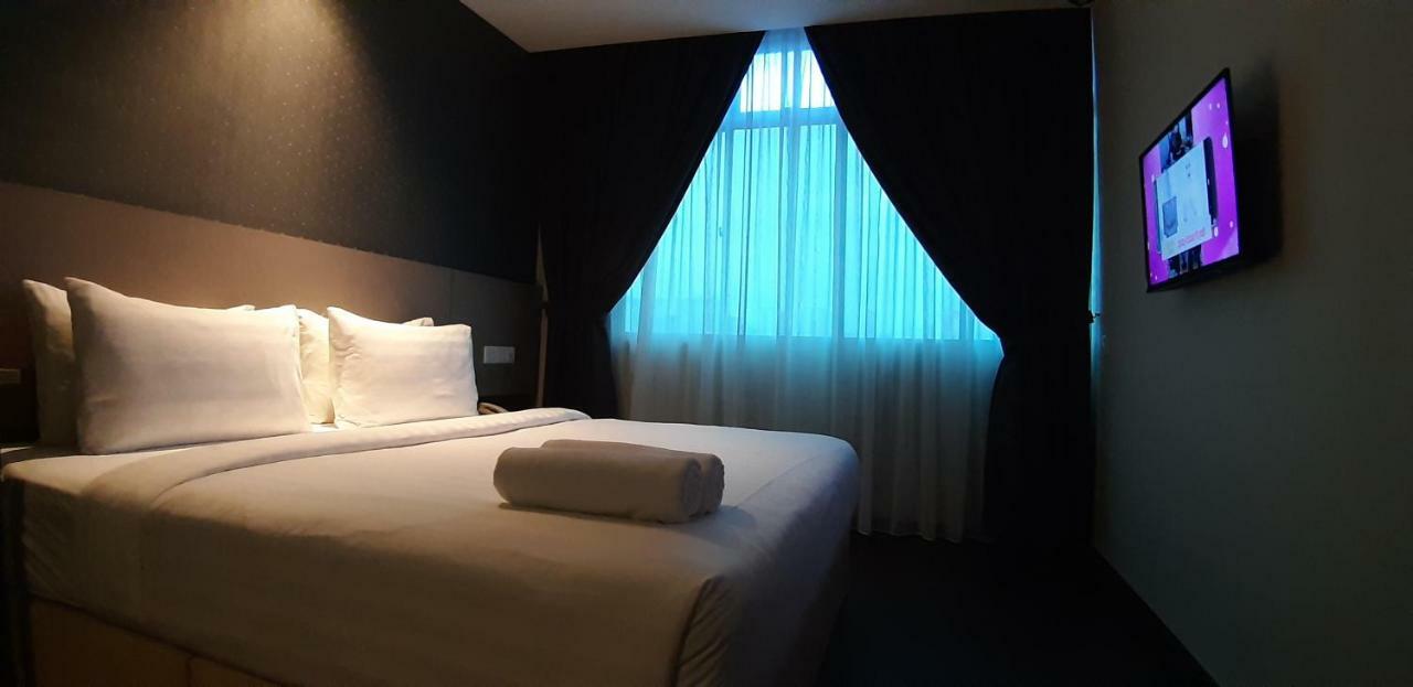 Miico Hotel @ Mount Austin Τζόχορ Μπάχρου Εξωτερικό φωτογραφία