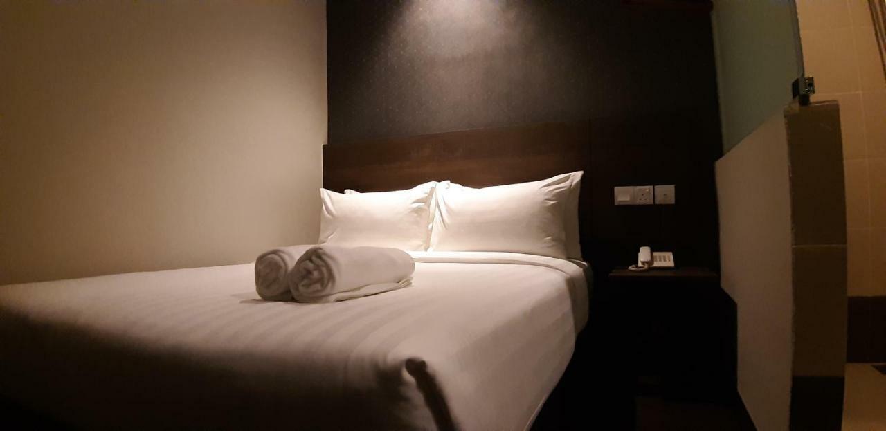 Miico Hotel @ Mount Austin Τζόχορ Μπάχρου Εξωτερικό φωτογραφία