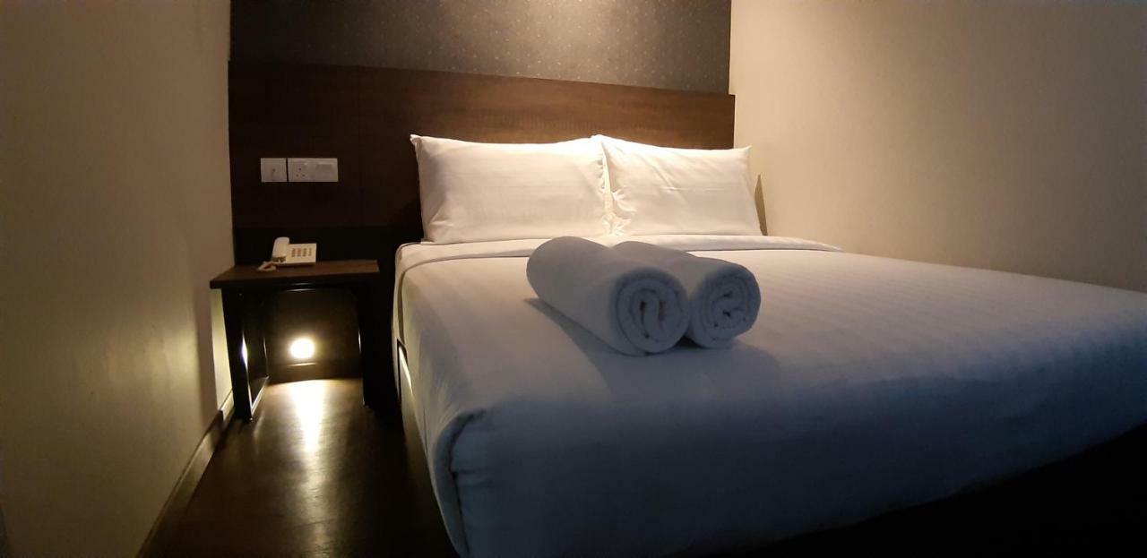 Miico Hotel @ Mount Austin Τζόχορ Μπάχρου Εξωτερικό φωτογραφία