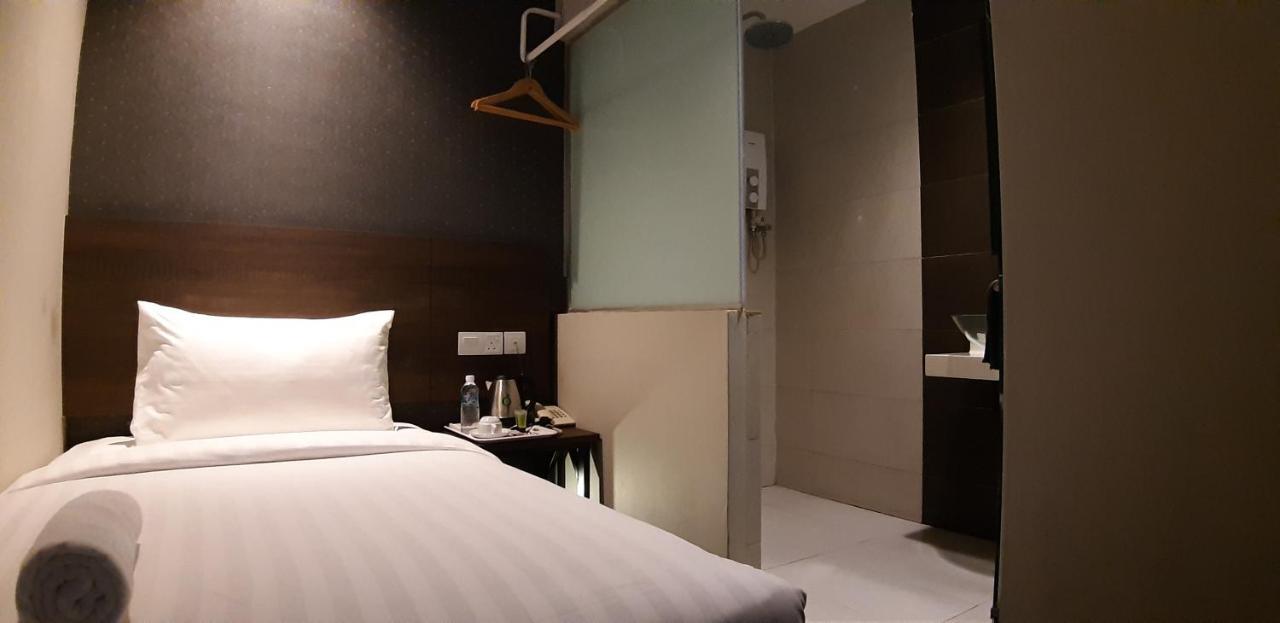 Miico Hotel @ Mount Austin Τζόχορ Μπάχρου Εξωτερικό φωτογραφία