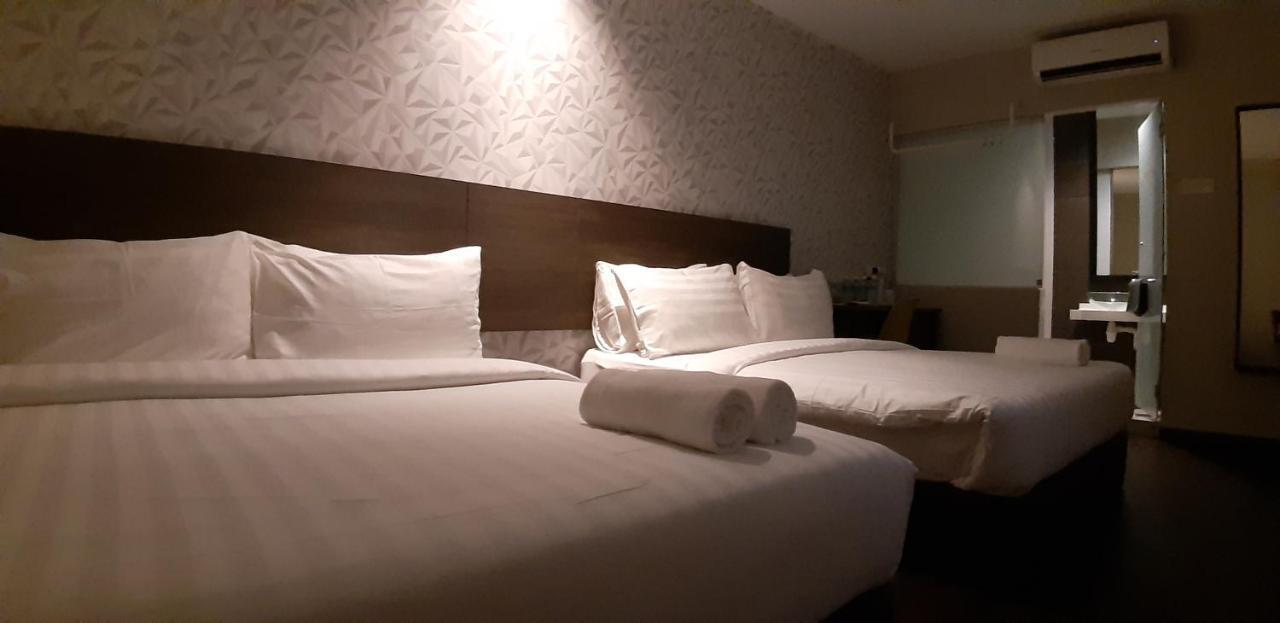 Miico Hotel @ Mount Austin Τζόχορ Μπάχρου Εξωτερικό φωτογραφία